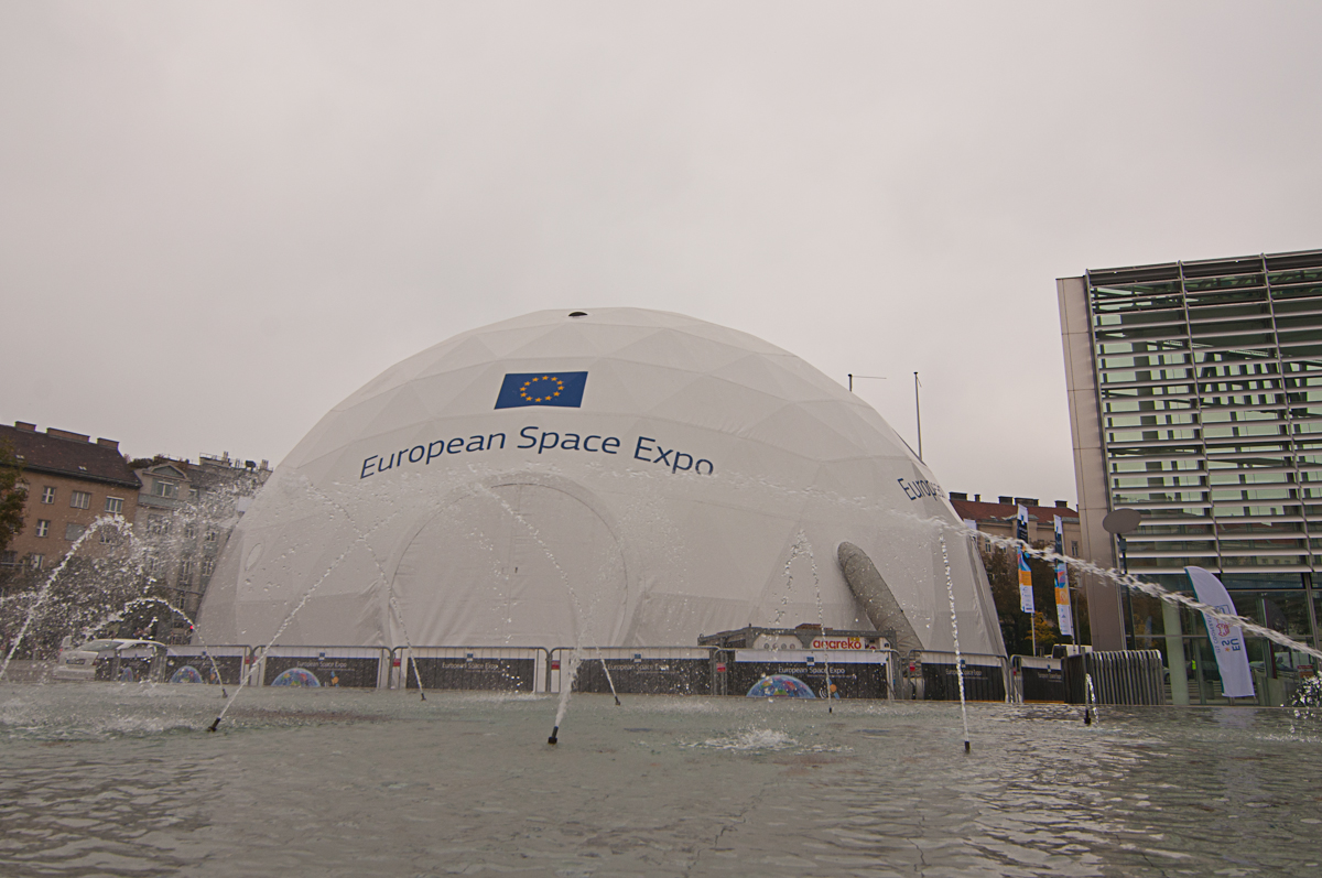 7 Creaset European Space Expo 2012 ZENDOME Geodaetisches Domezelt
