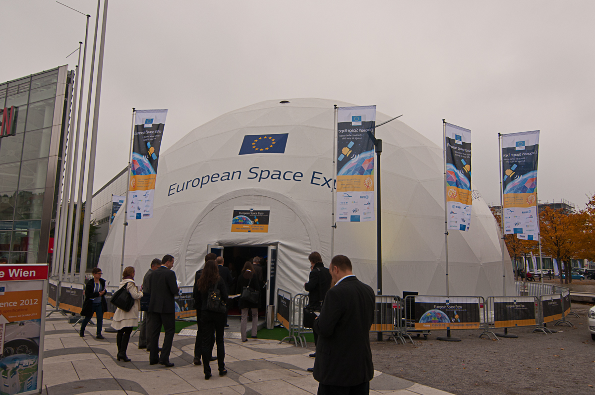 9 Creaset European Space Expo 2012 ZENDOME Geodaetisches Domezelt